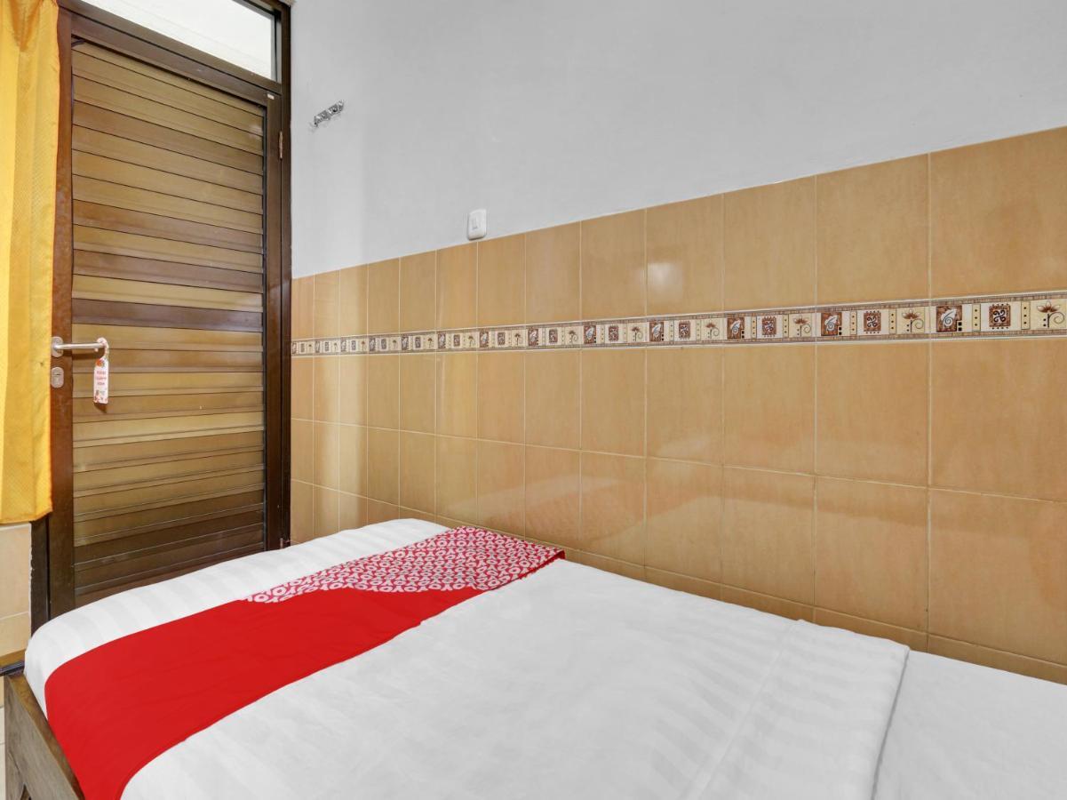 Oyo 90695 Srikandi Nologaten Hotel Yogyakarta Exterior photo